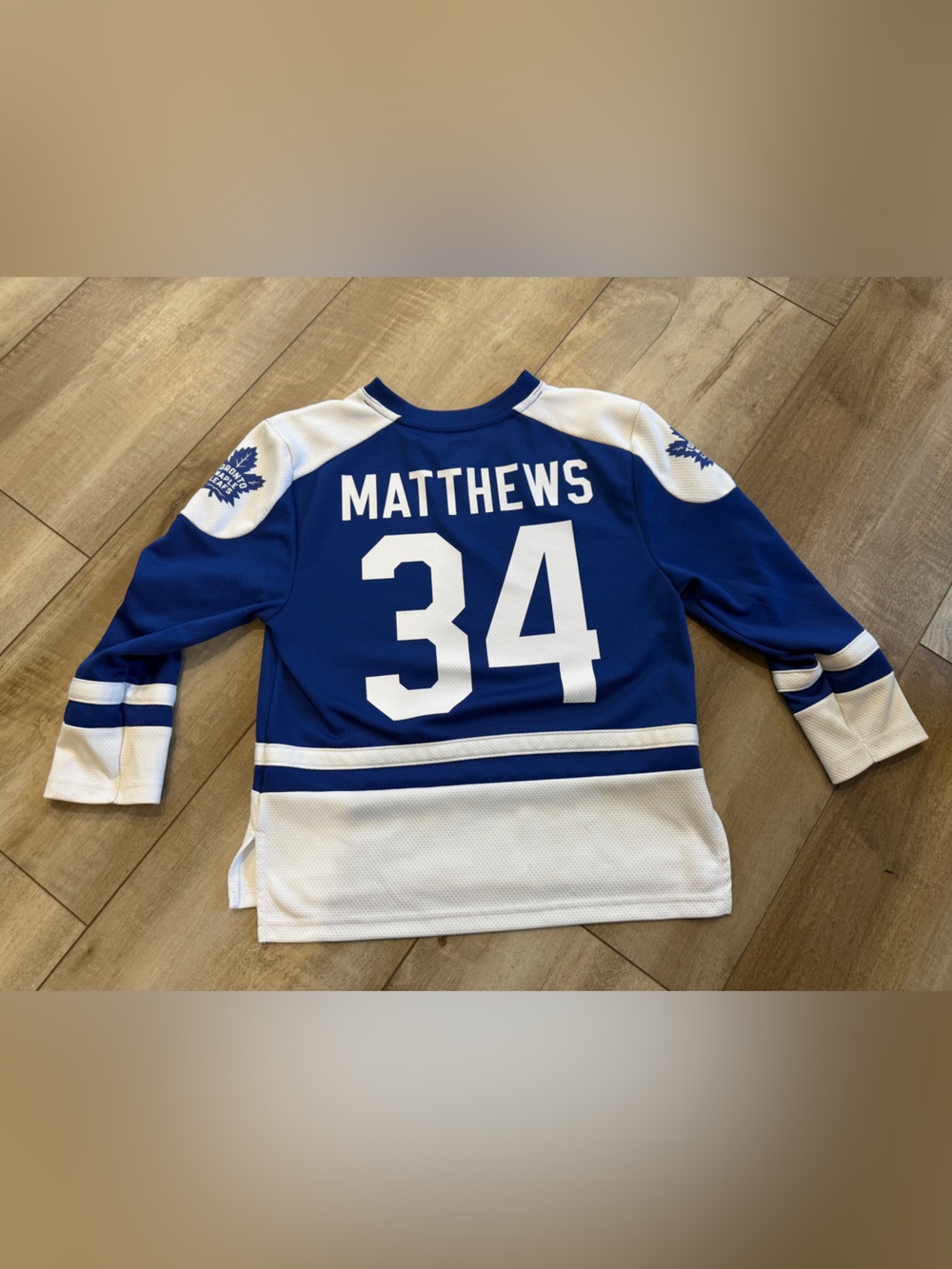 Official NHL Auston Matthews Toronto Maple Leafs Youth Hockey Jersey S/M 4/5